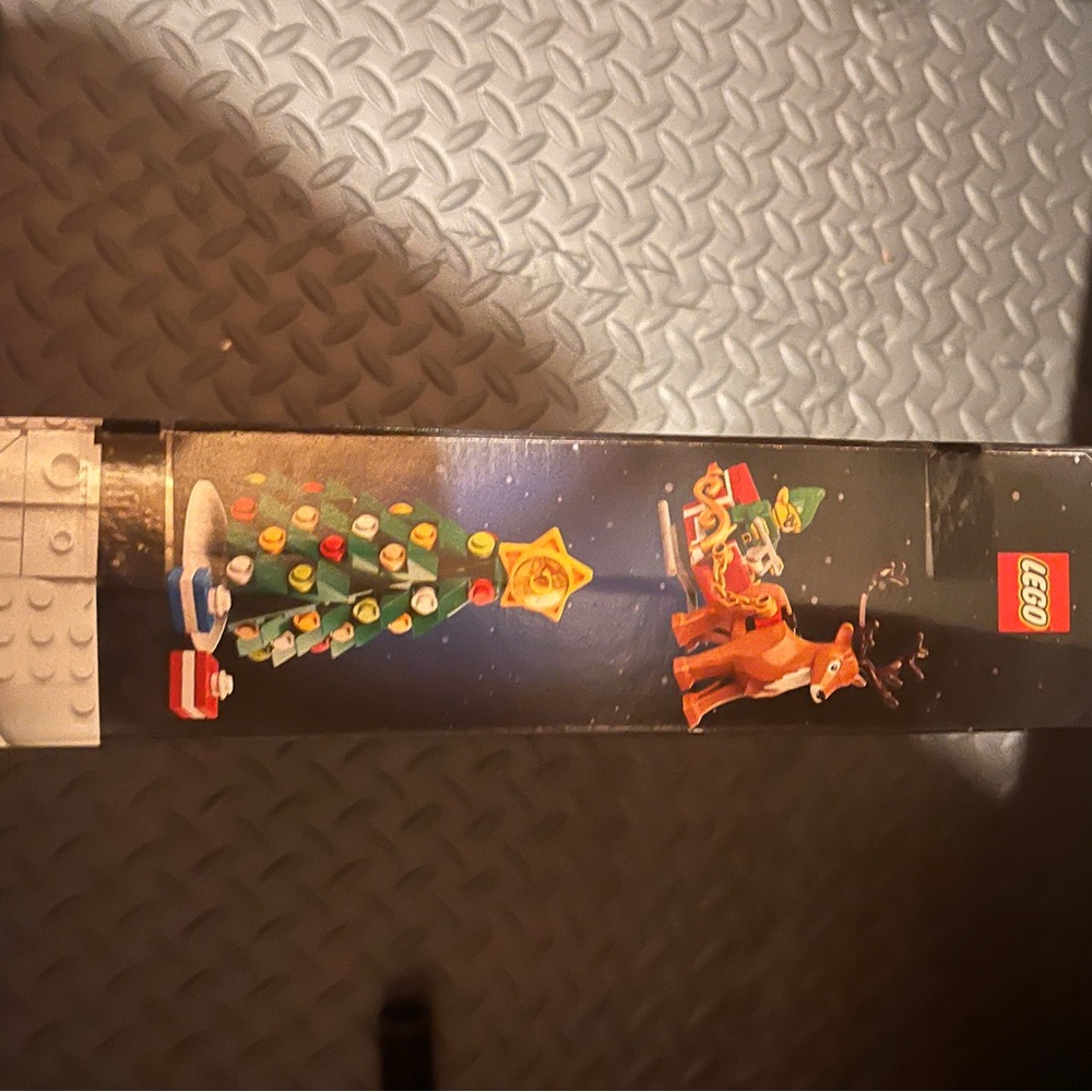 LEGO Christmas - Creator Expert Elf Club House 10275 RETIRED NEW IN BOX - Picture 2 of 5
